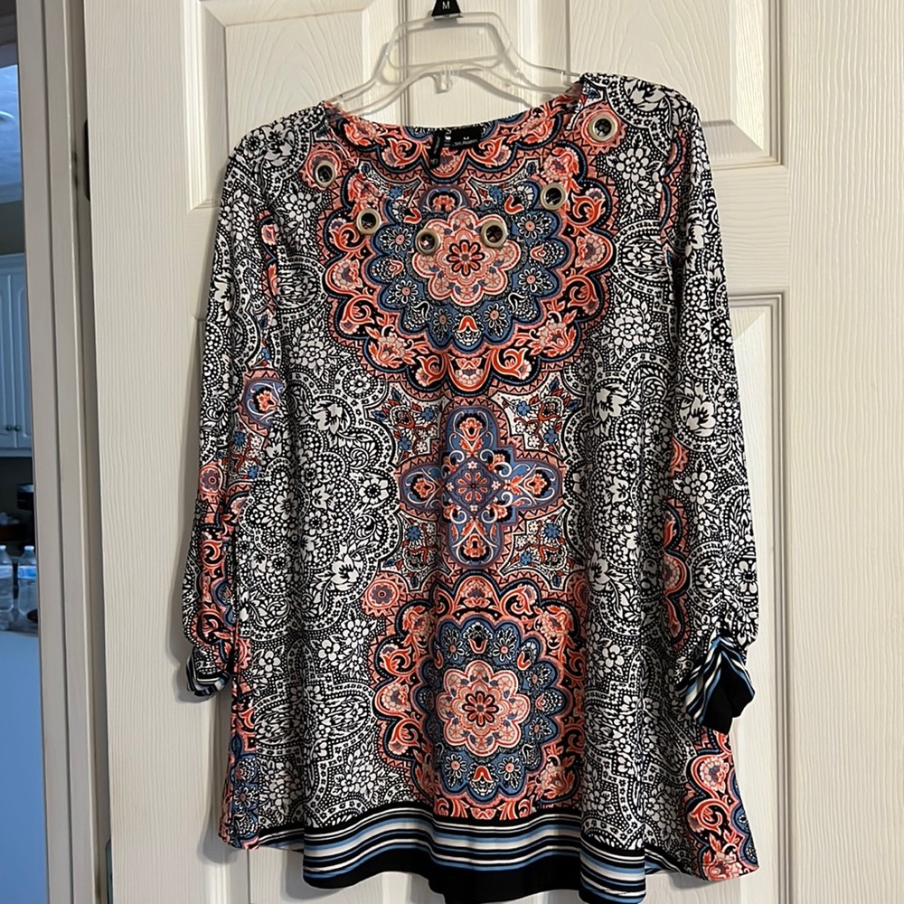 New Directions top 3/4 sleeves